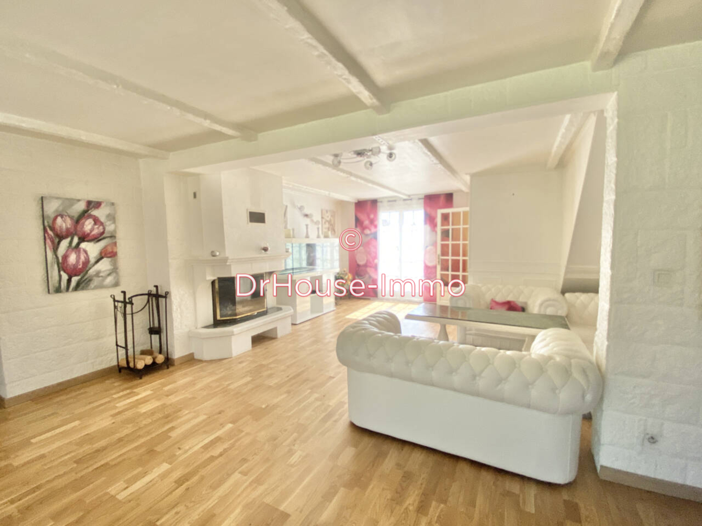 Maison 10 pièces de 225 m² - Limay (78520)