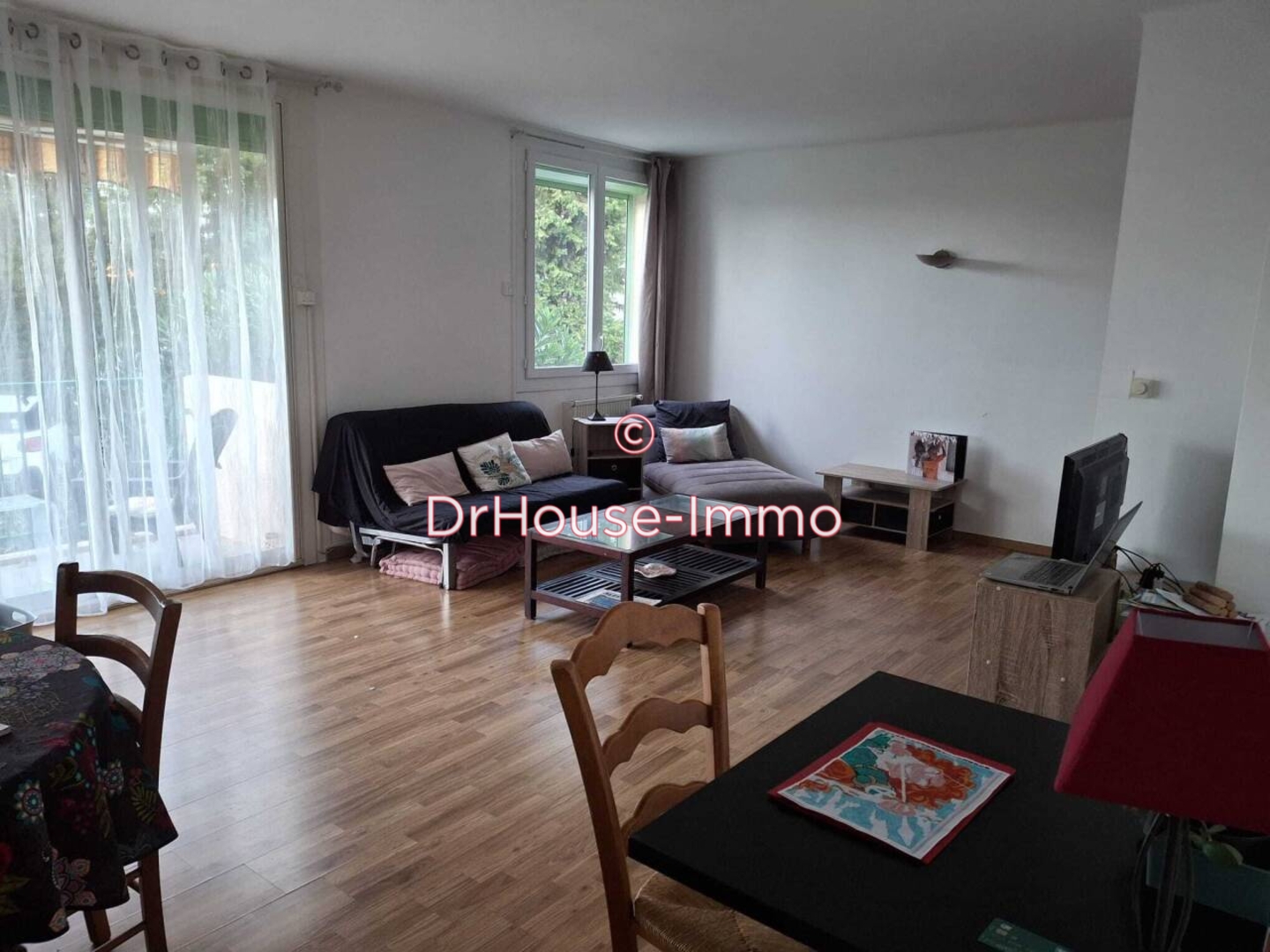 Appartement 4 pièces de 91 m² - Alès (30100)
