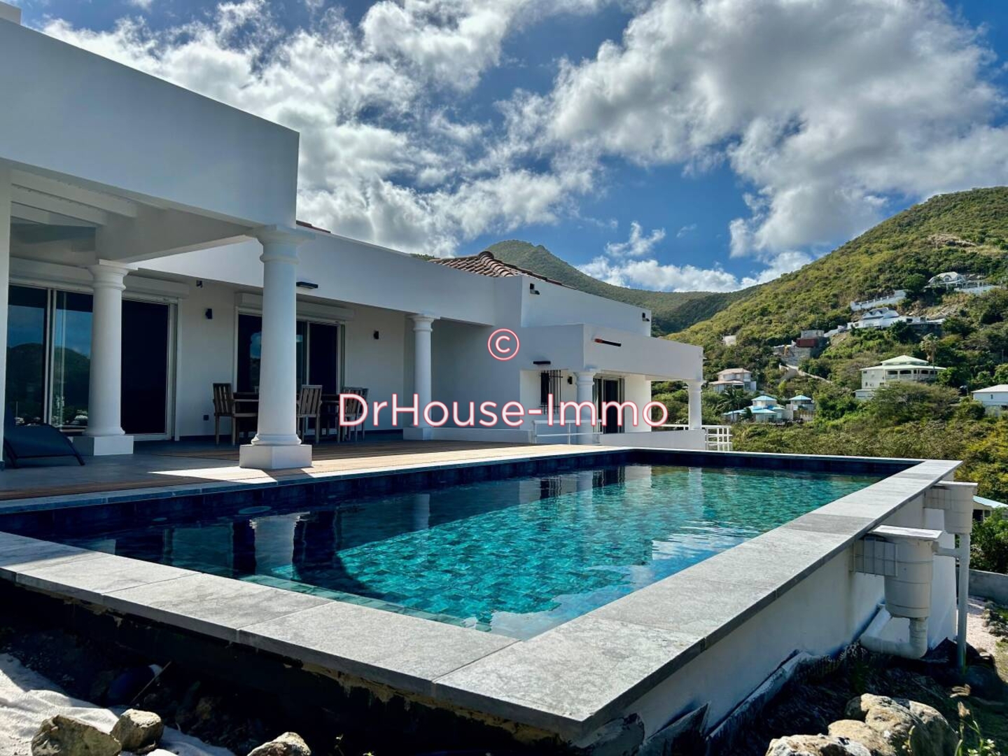 Maison 5 pièces de 174 m² - Saint-Martin (97150)