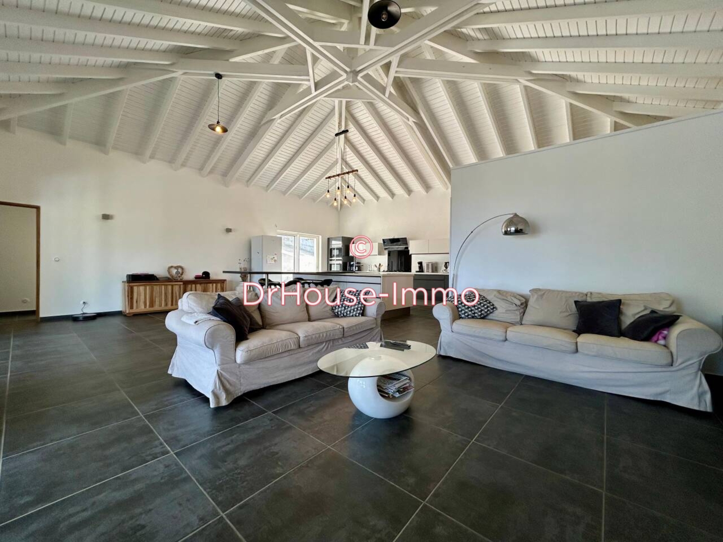 Maison 5 pièces de 174 m² - Saint-Martin (97150)