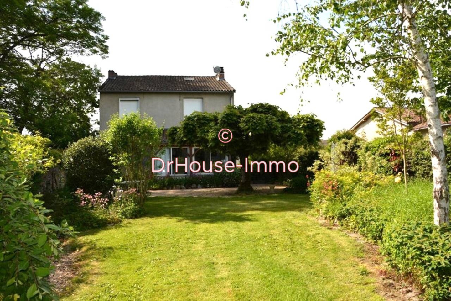 Maison 7 pièces de 191 m² - Saint-Junien (87200)