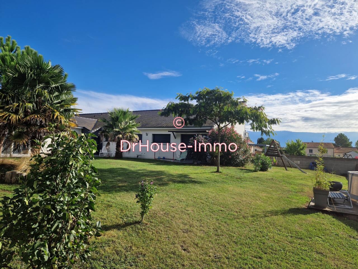 Maison 7 pièces de 169 m² - Naintré (86530)