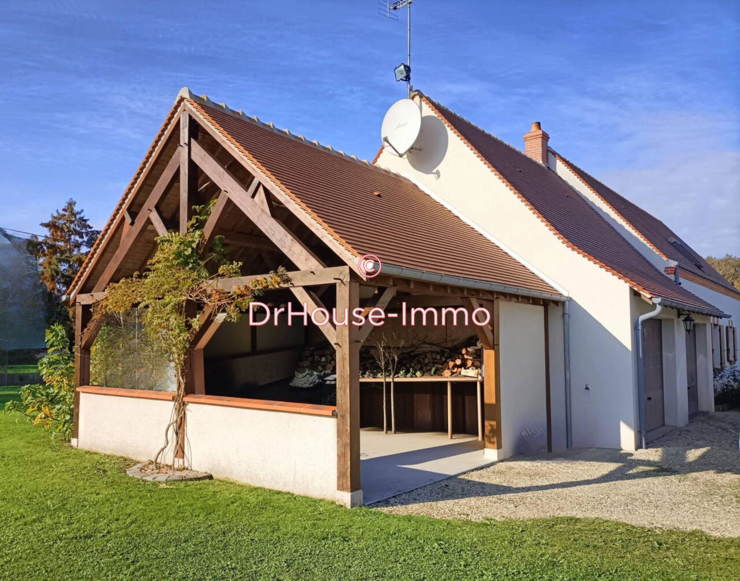 Maison 8 pièces de 201 m² - Ingré (45140)