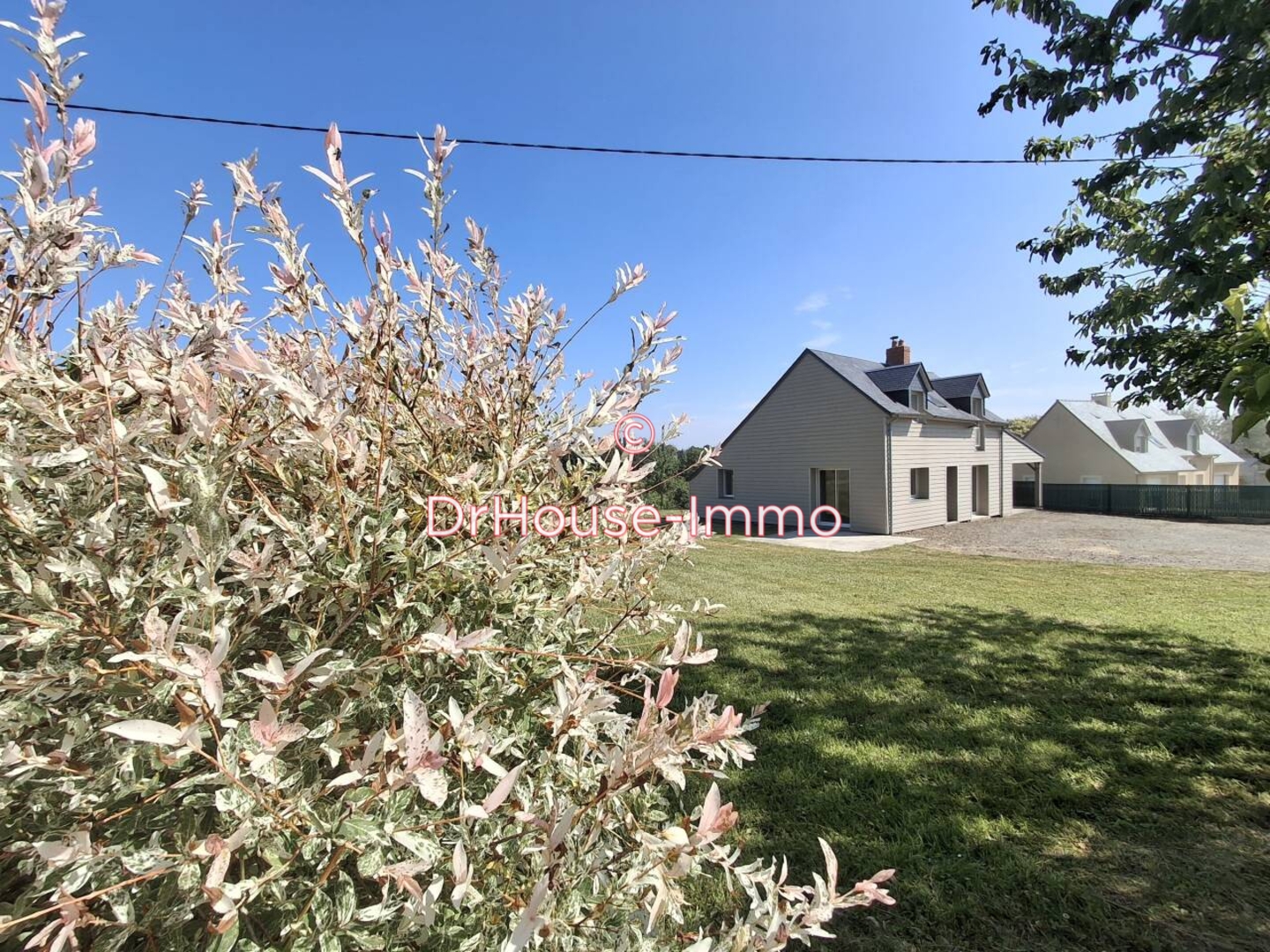 Maison 4 pièces de 113 m² - Grandparigny (50600)