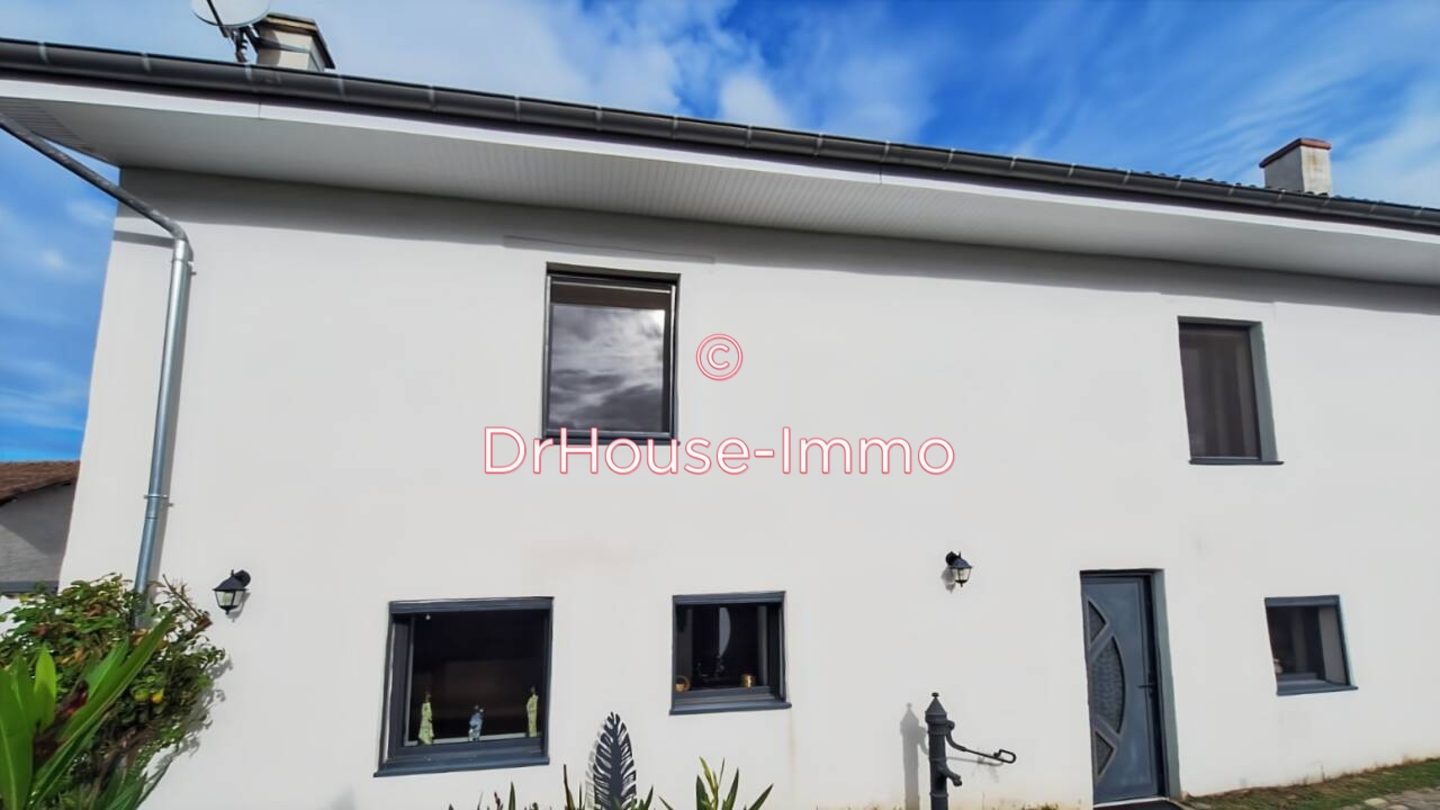 Maison 5 pièces de 143 m² - Misérieux (01600)