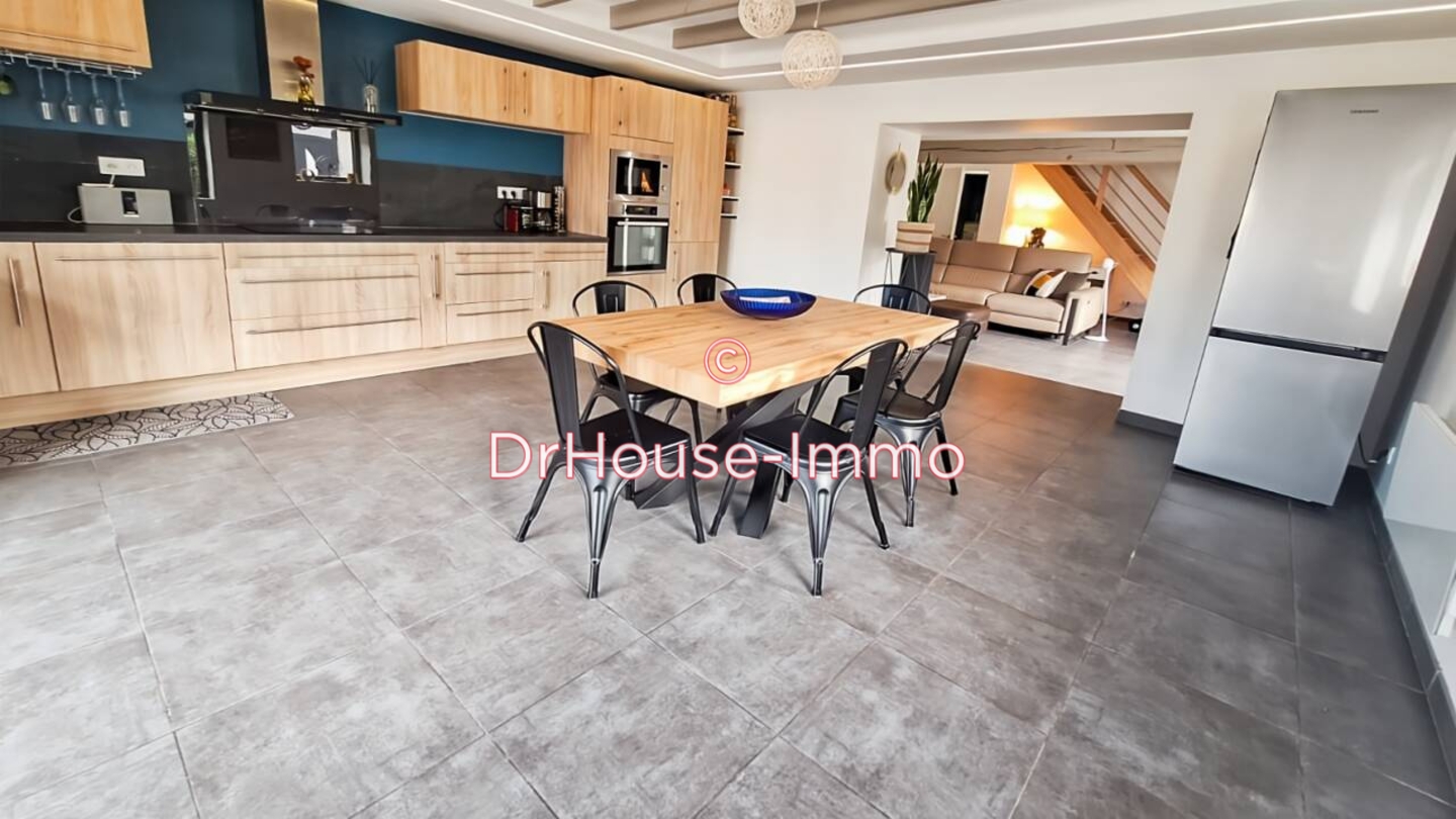Maison 5 pièces de 143 m² - Misérieux (01600)