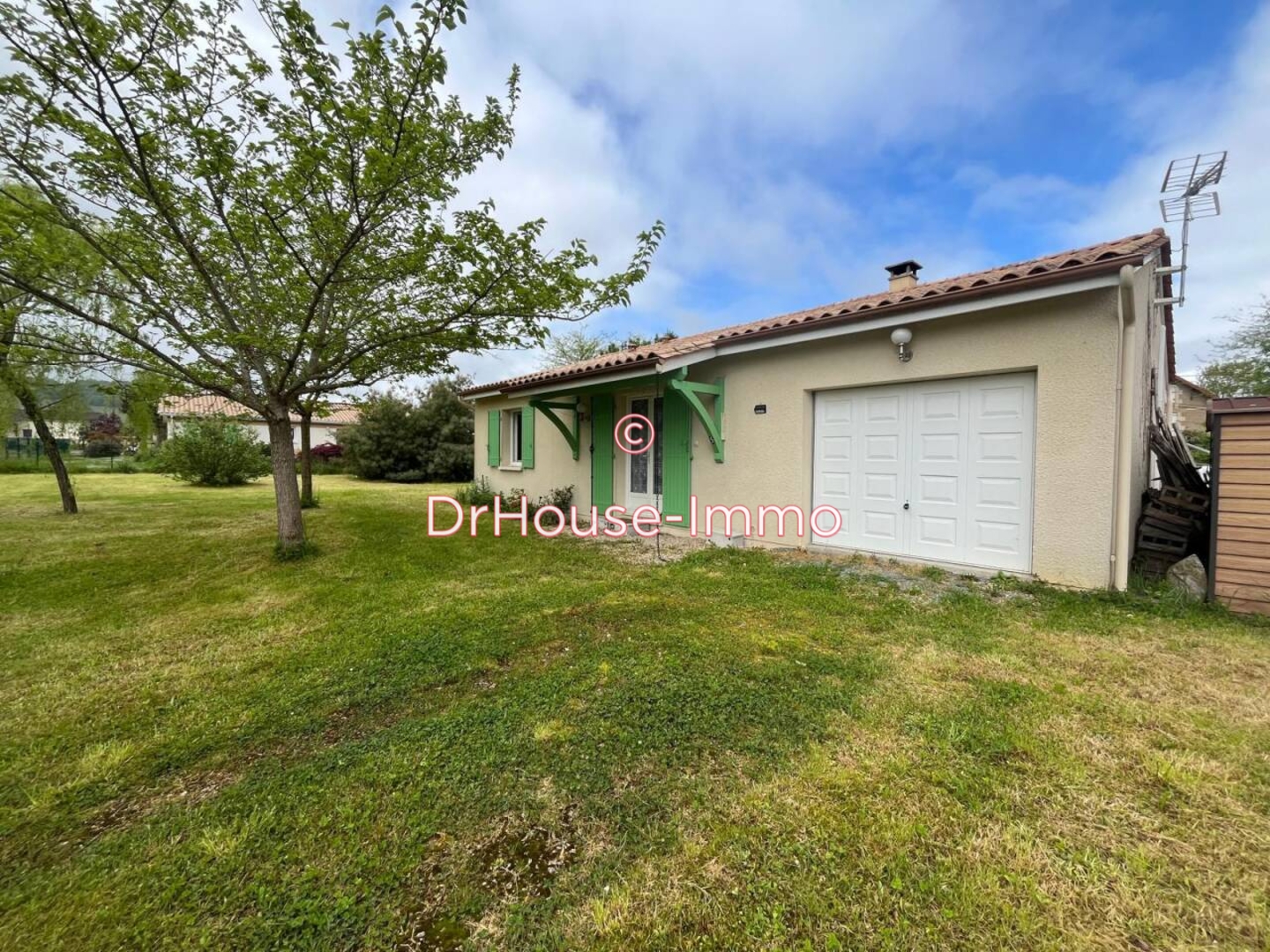 Maison 3 pièces de 65 m² - Saint-Laurent-des-Vignes (24100)