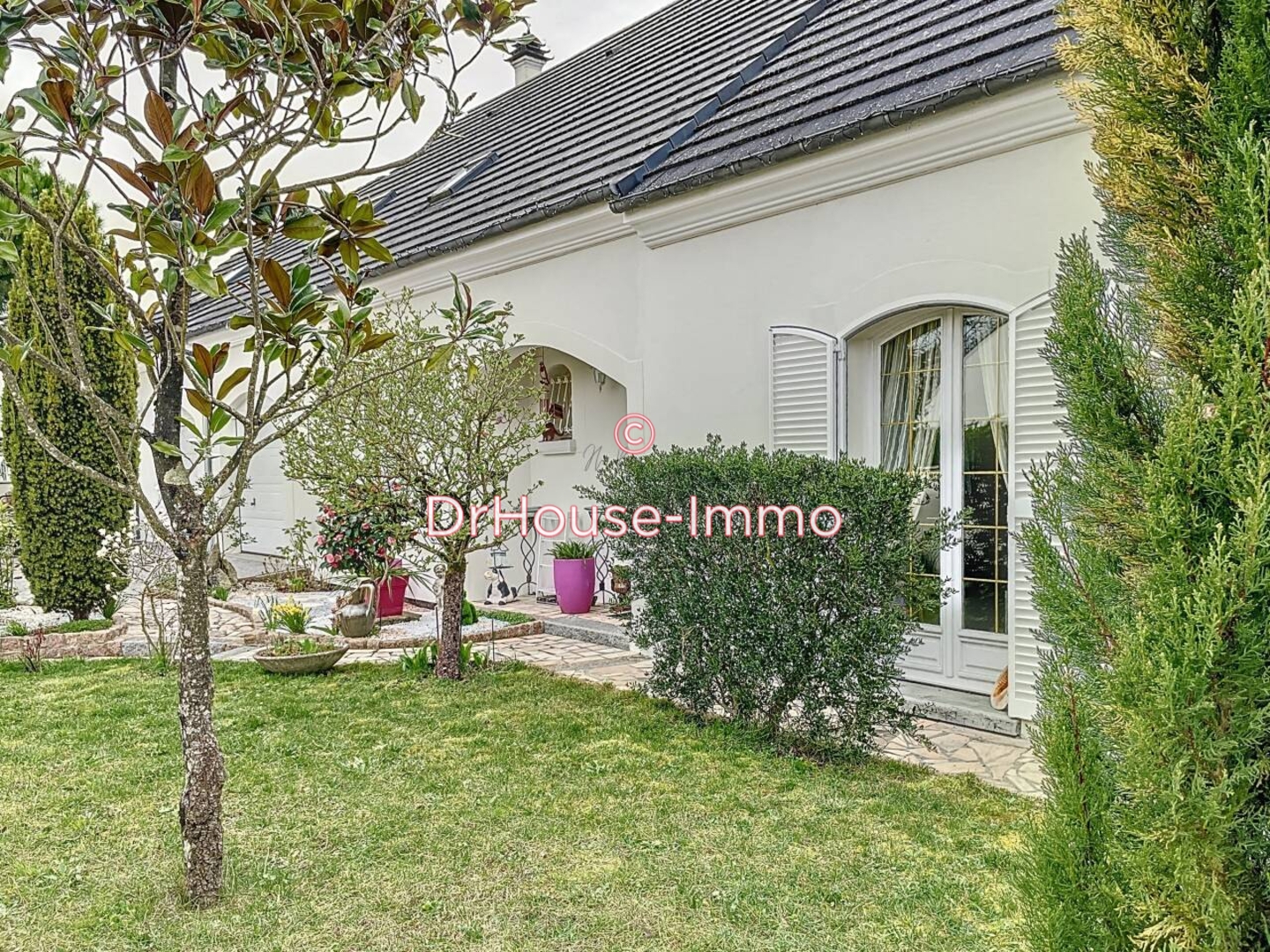 Maison 8 pièces de 147 m² - Ormes (45140)