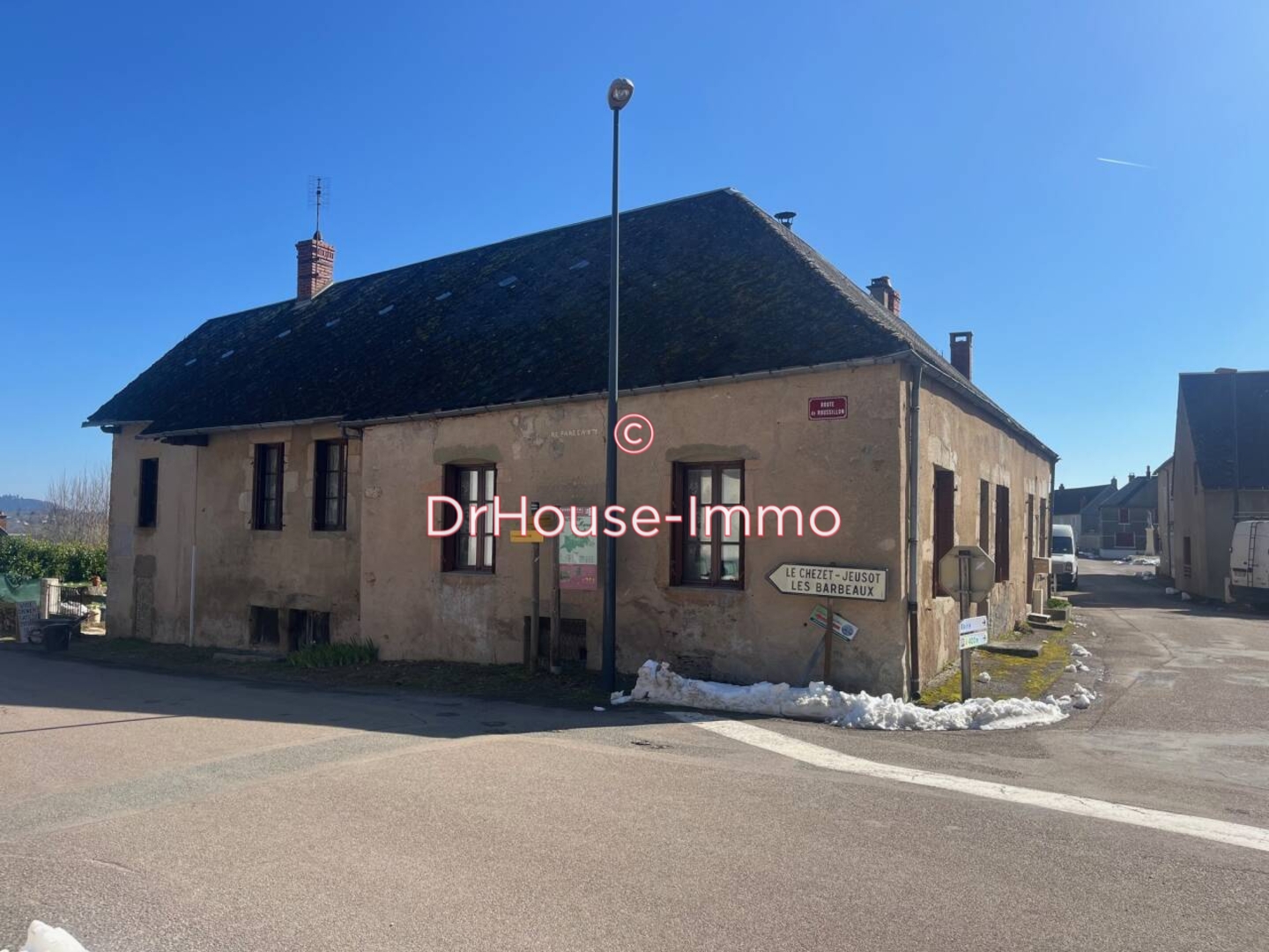 Maison 3 pièces de 130 m² - Roussillon-en-Morvan (71550)