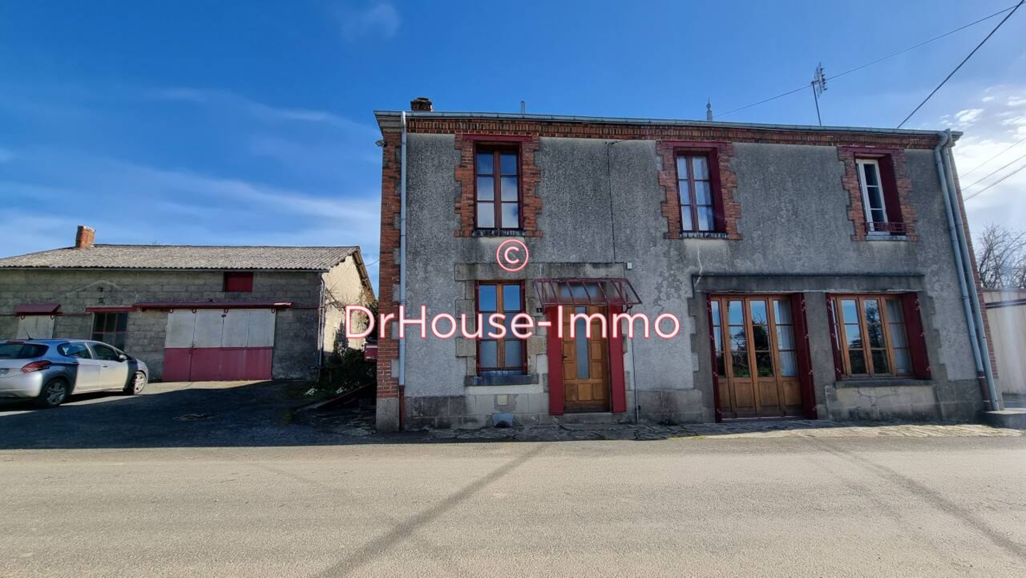 Maison 5 pièces de 135 m² - Lourdoueix-Saint-Pierre (23360)