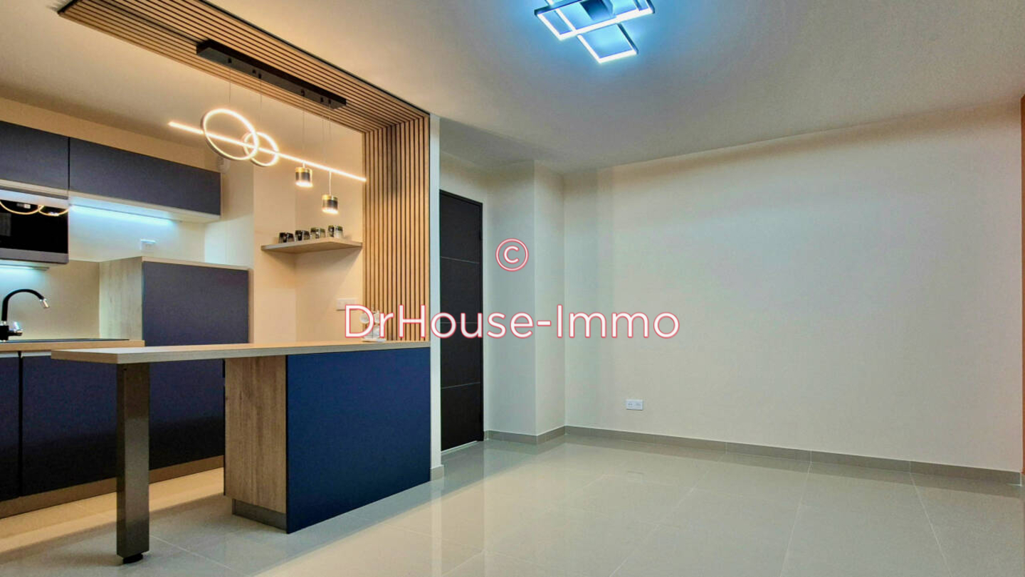 Appartement 3 pièces de 53 m² - Fréjus (83600)