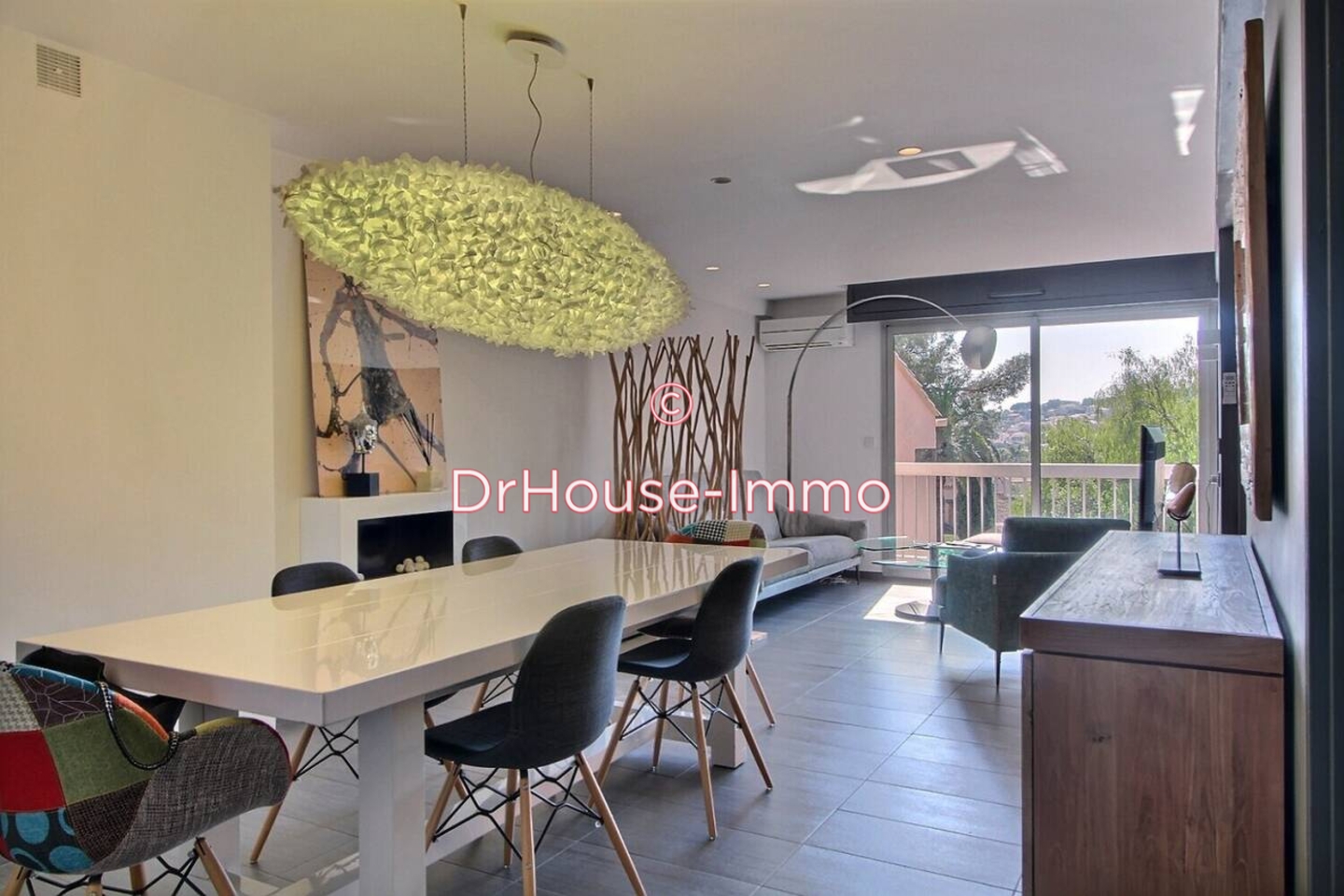 Appartement 4 pièces de 104 m² - Carqueiranne (83320)