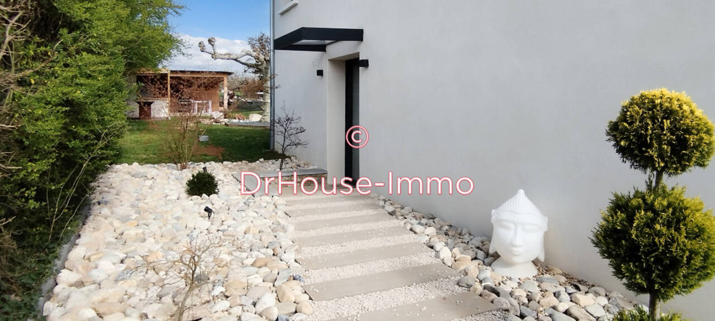 Maison 6 pièces de 150 m² - Saint-Bernard (01600)