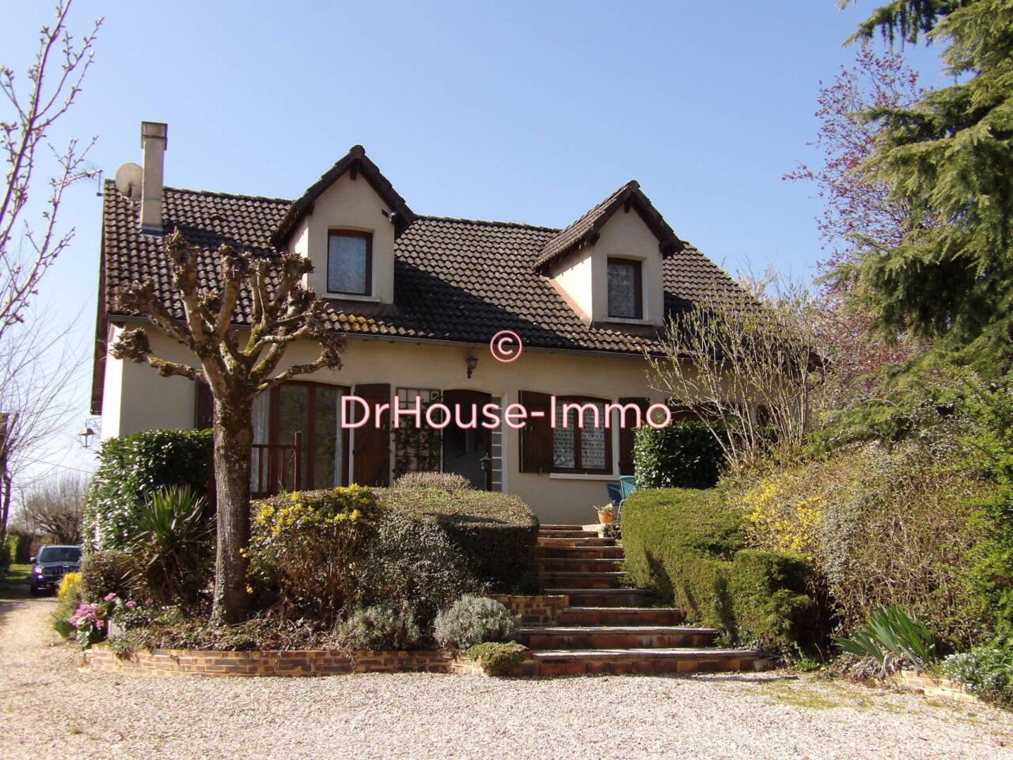 Maison 6 pièces de 160 m² - Pourrain (89240)