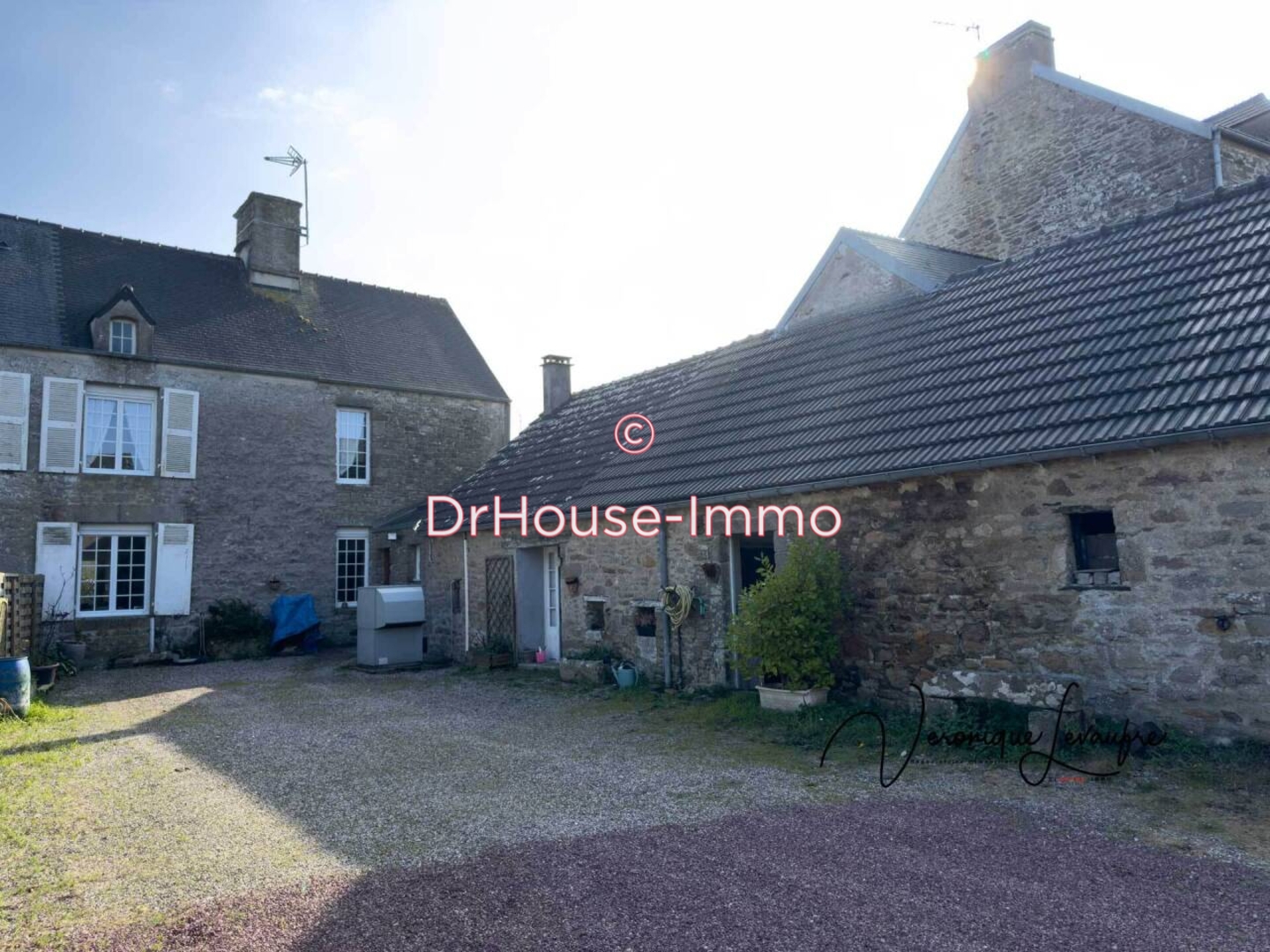 Maison 3 pièces de 109 m² - Branville-Hague (50440)