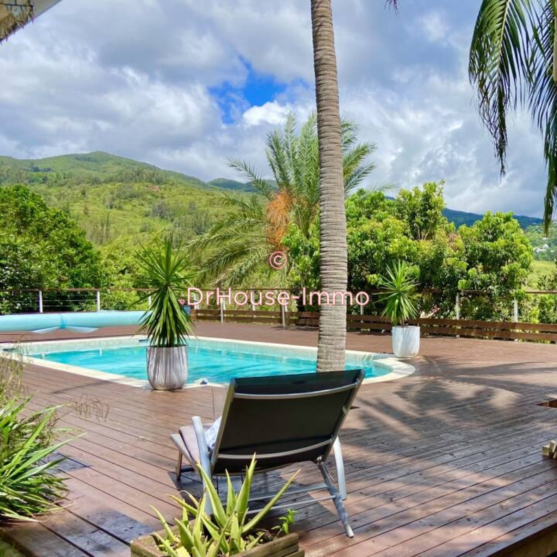 Maison 7 pièces de 198 m² - Saint-Denis (97417)