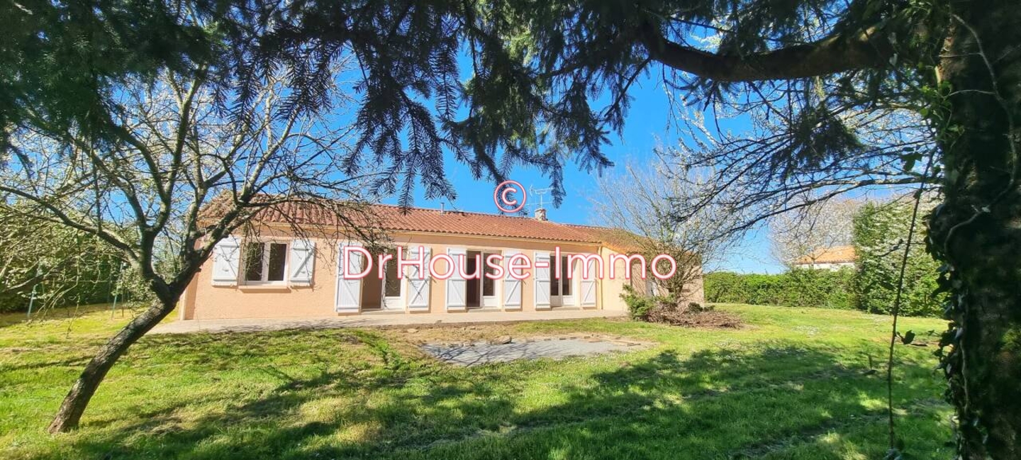 Maison 5 pièces de 109 m² - Pouillé (85570)