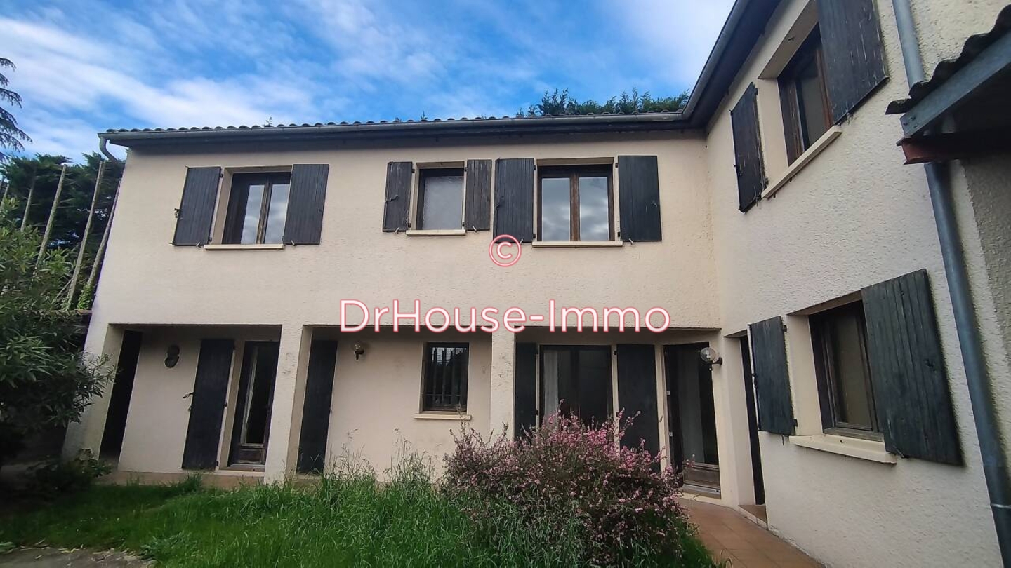 Maison 5 pièces de 140 m² - Creysse (24100)