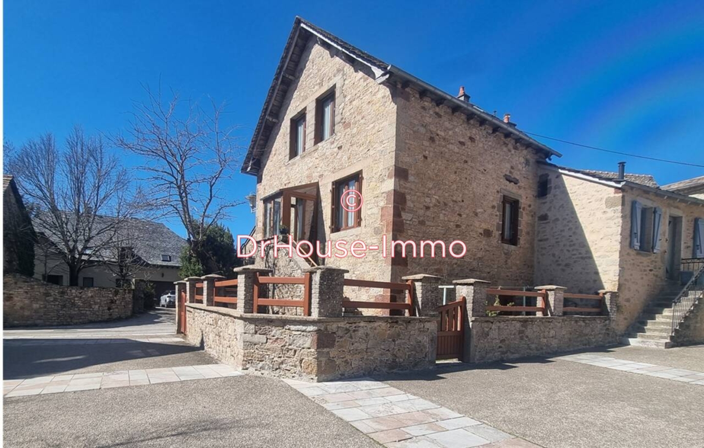 Maison 6 pièces de 90 m² - Sainte-Radegonde (12850)