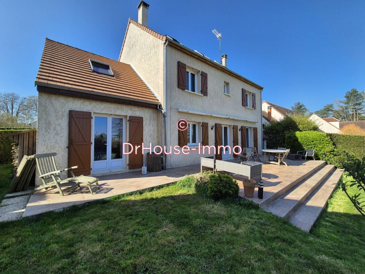 Maison 9 pièces de 217 m² - Soindres (78200)