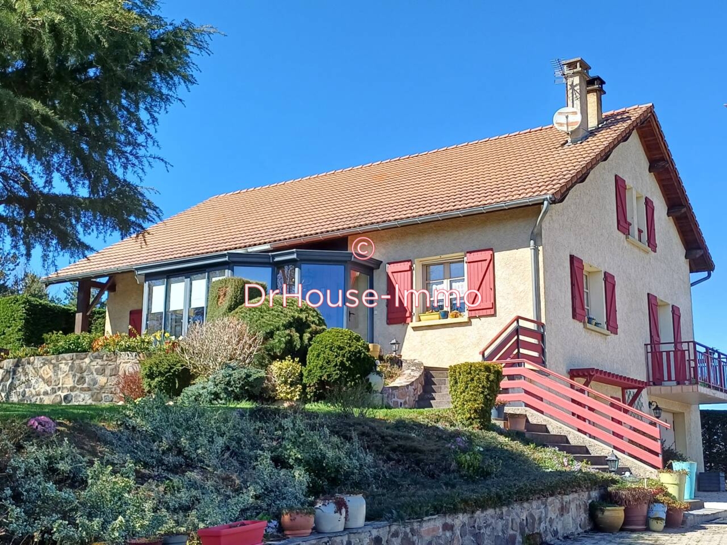 Maison 7 pièces de 185 m² - Saint-Vincent (43800)