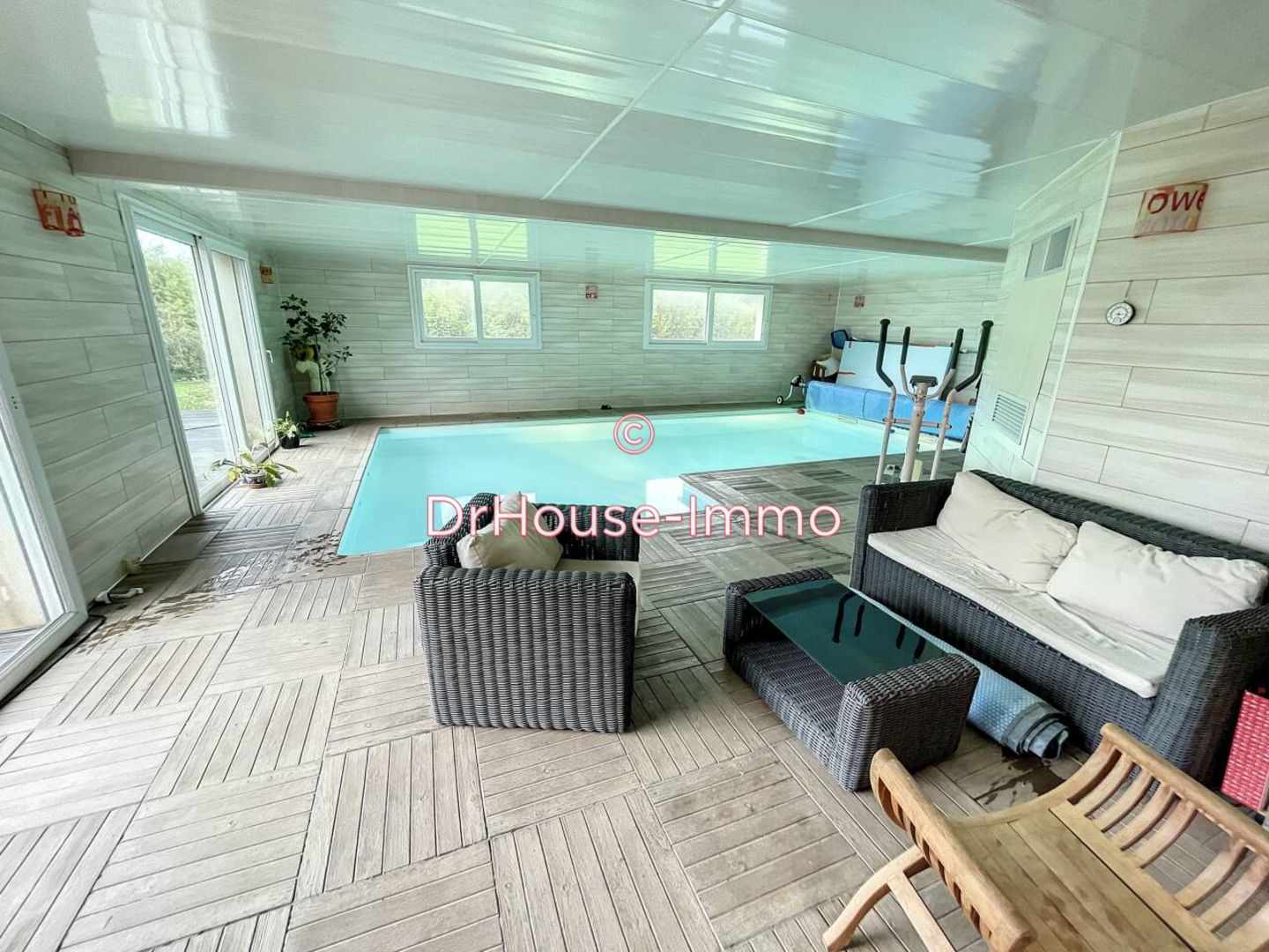 Maison 8 pièces de 280 m² - Kernilis (29260)