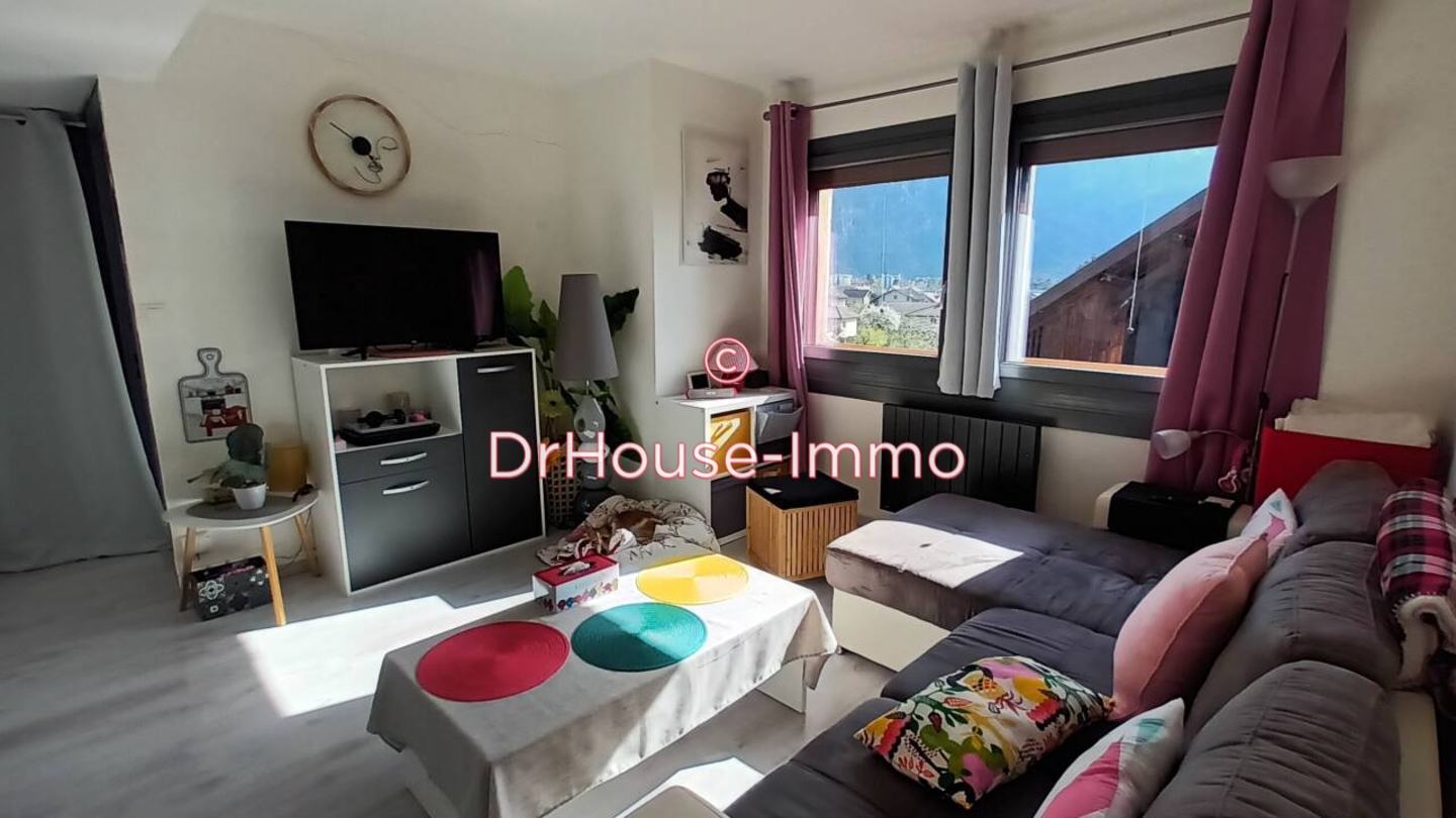 Appartement 3 pièces de 46 m² - Cluses (74300)