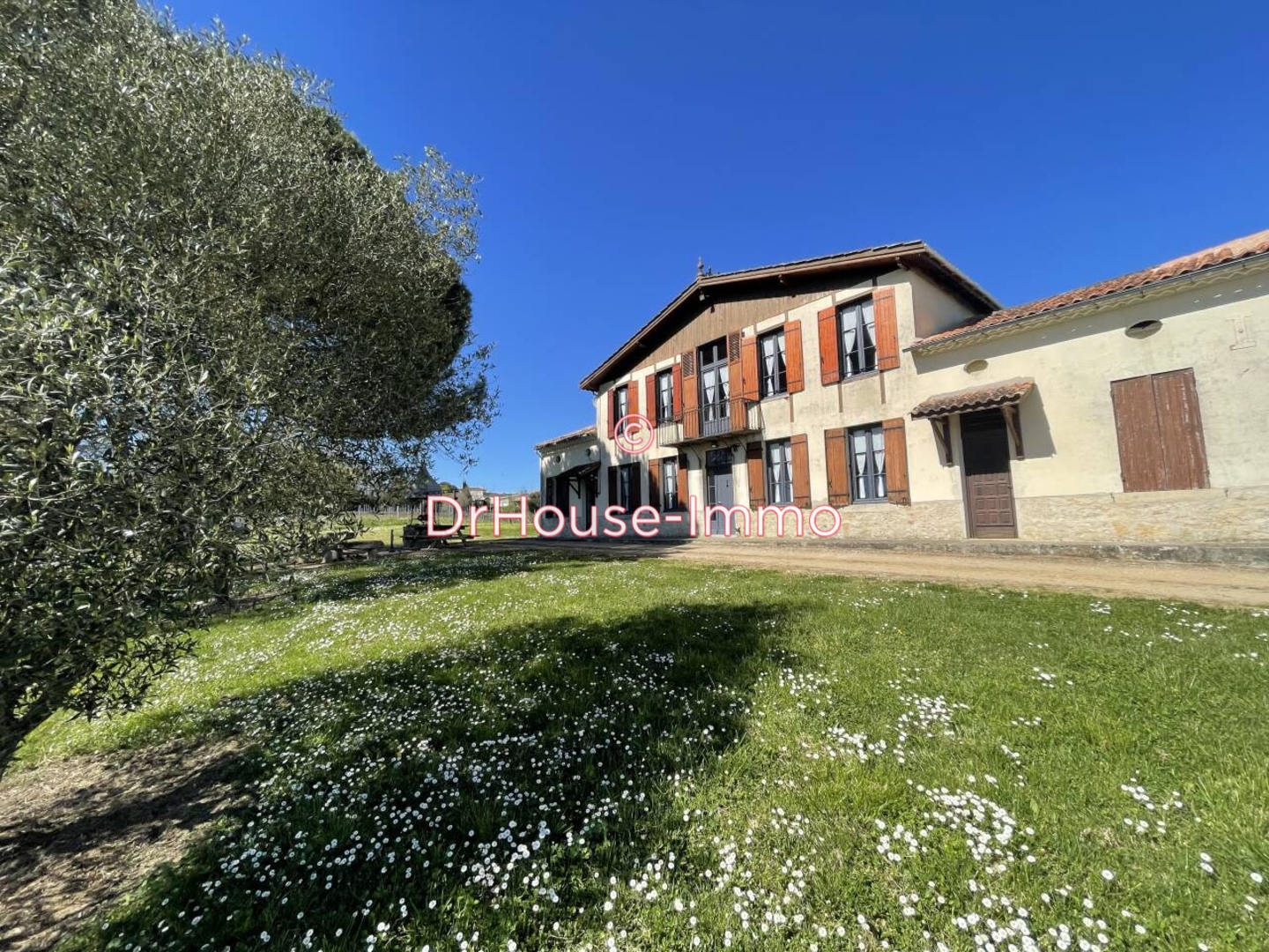 Maison 6 pièces de 186 m² - Saint-André-du-Bois (33490)