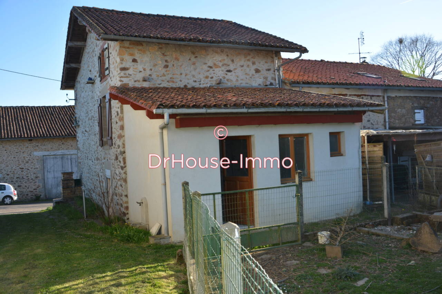 Maison 4 pièces de 112 m² - Rochechouart (87600)