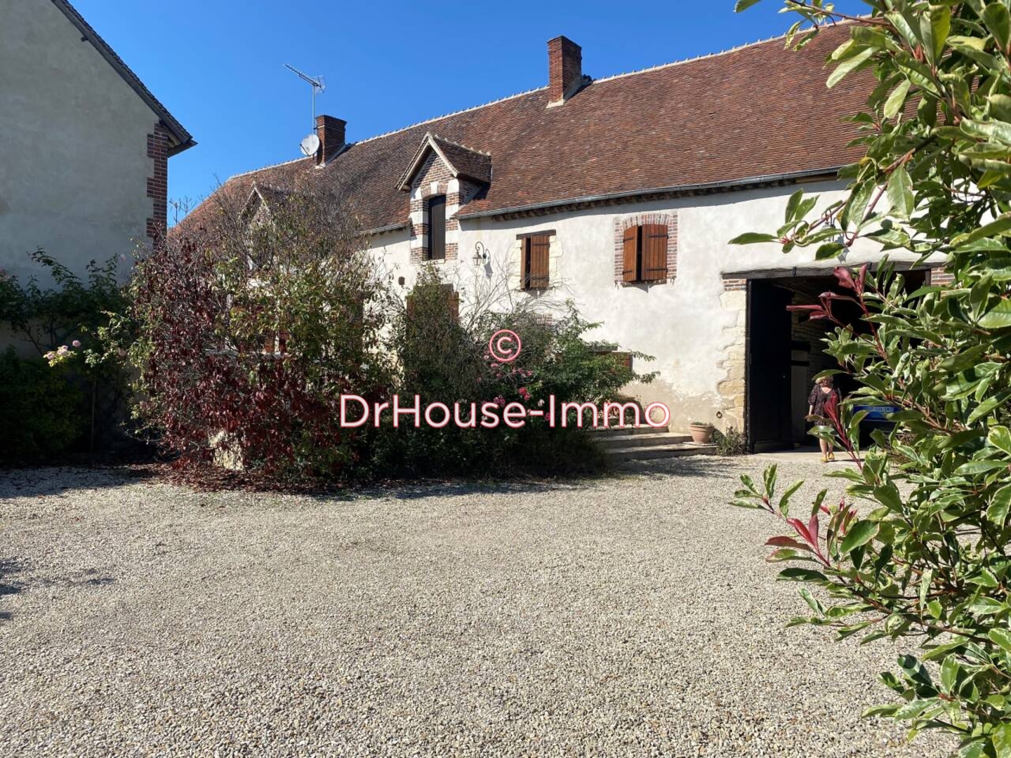 Maison 7 pièces de 225 m² - Chassy (89110)