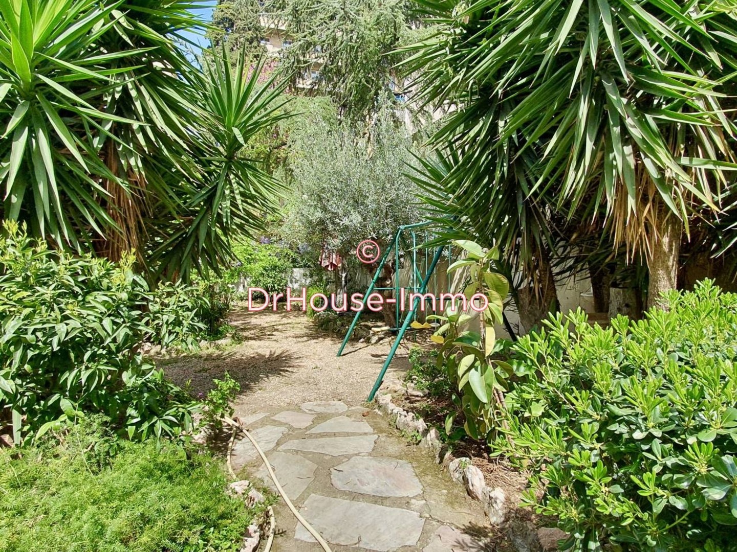 Appartement 2 pièces de 78 m² - Marseille (13005)