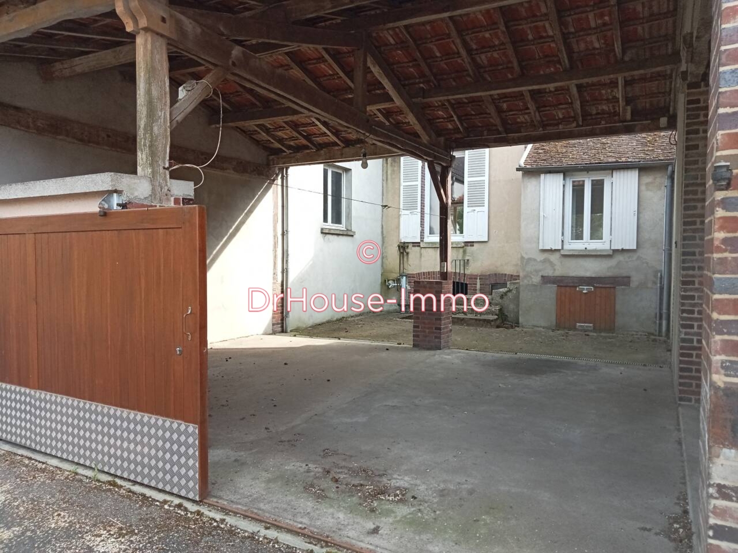 Maison 6 pièces de 115 m² - Gy-les-Nonains (45220)