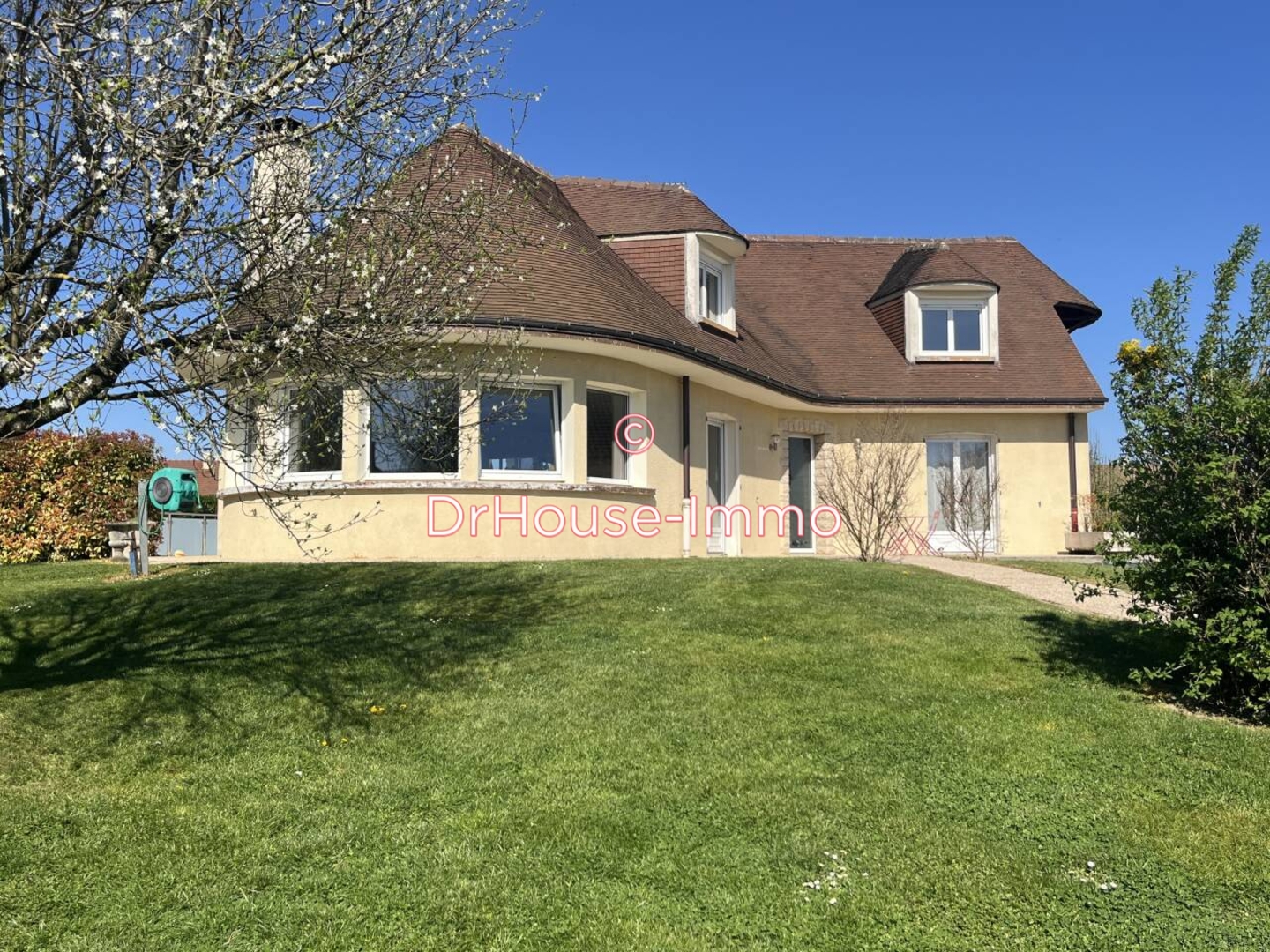 Maison 4 pièces de 170 m² - Lusigny-sur-Barse (10270)