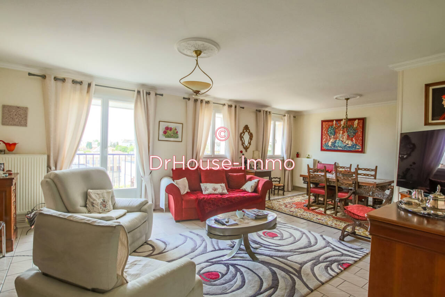 Appartement 5 pièces de 100 m² - Lucé (28110)