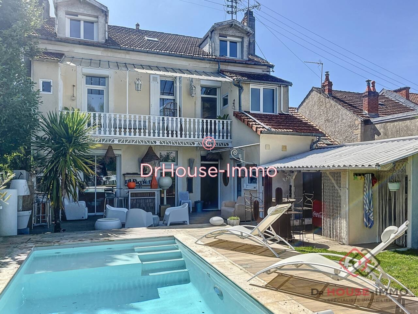 Maison 7 pièces de 208 m² - Périgueux (24000)