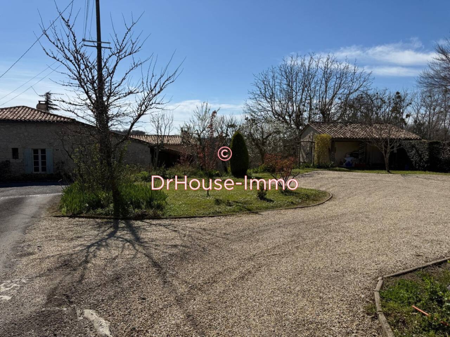 Maison 5 pièces de 220 m² - Saint-Jean-de-Blaignac (33420)