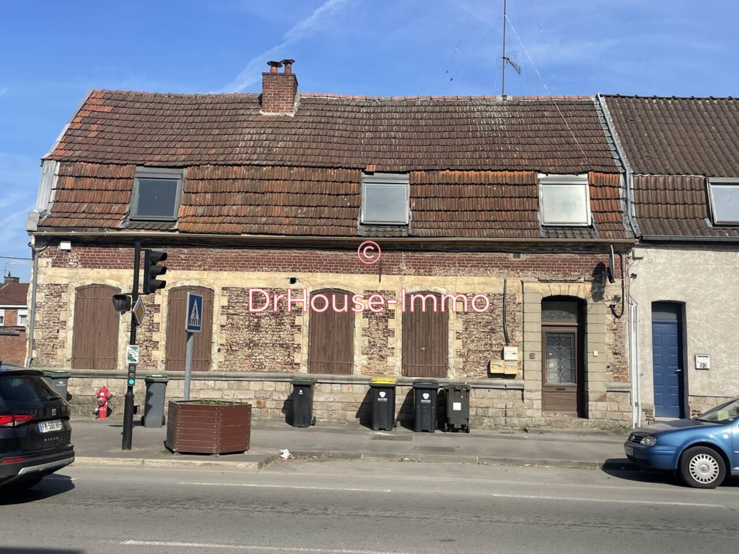 Immeuble 10 pièces de 125 m² - Raismes (59590)