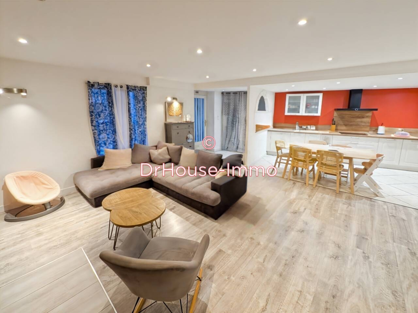 Maison 5 pièces de 135 m² - Jassans-Riottier (01480)