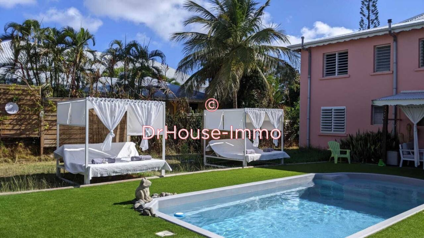 Maison 8 pièces de 150 m² - Saint-François (97118)