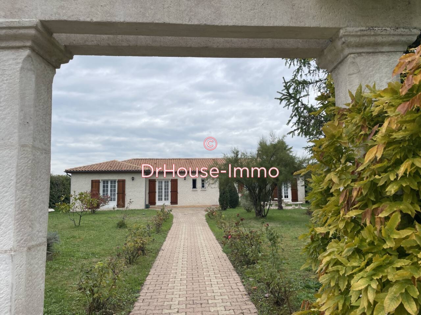 Maison 6 pièces de 153 m² - Hiersac (16290)