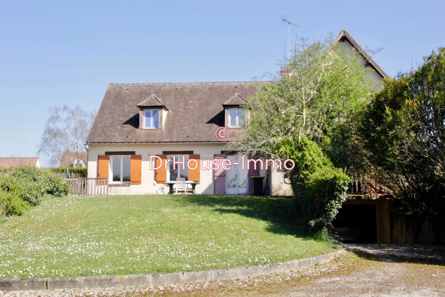 Maison 8 pièces de 181 m² - Ferrières-en-Gâtinais (45210)