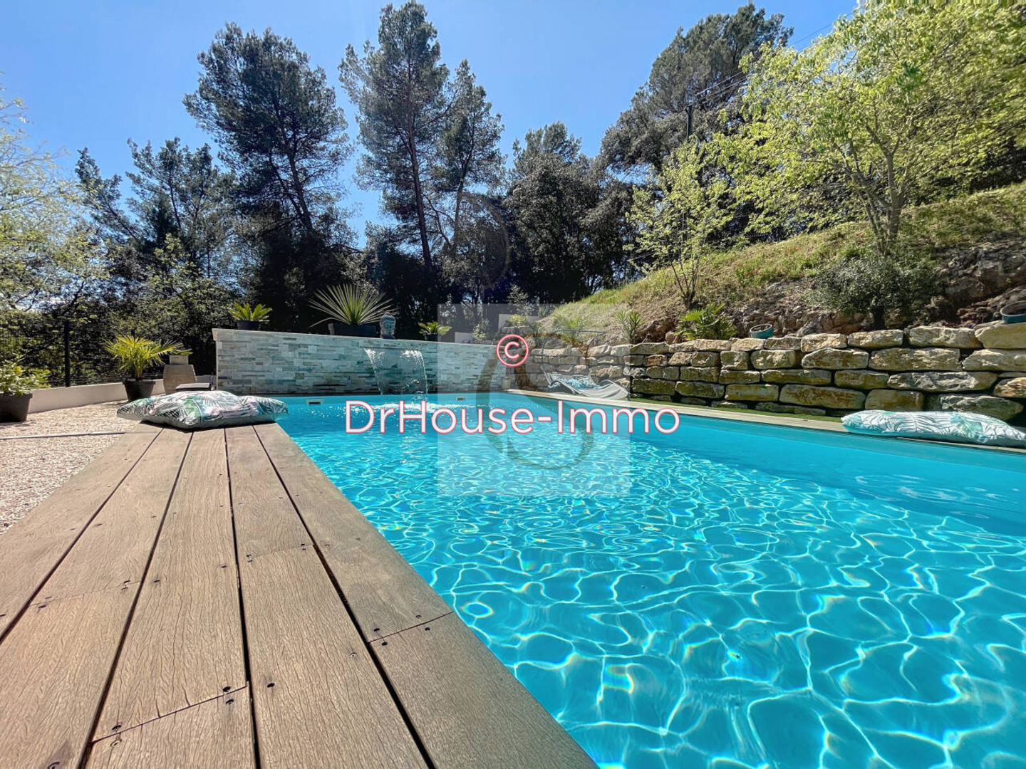 Maison 5 pièces de 142 m² - Lorgues (83510)