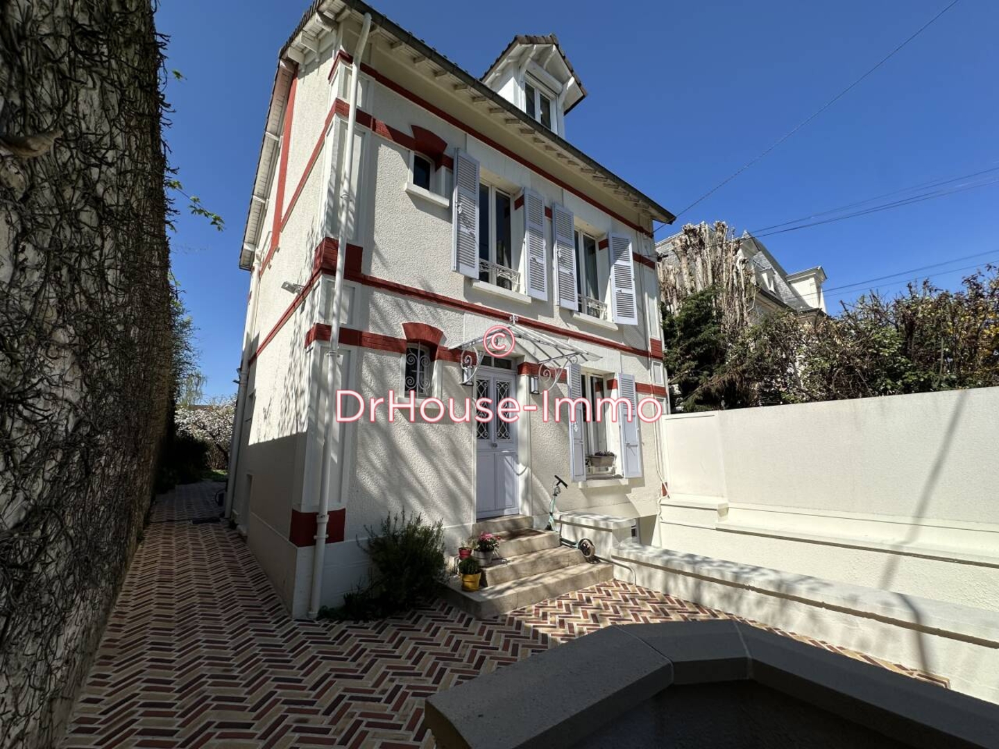 Maison 6 pièces de 137 m² - Mantes-la-Jolie (78200)