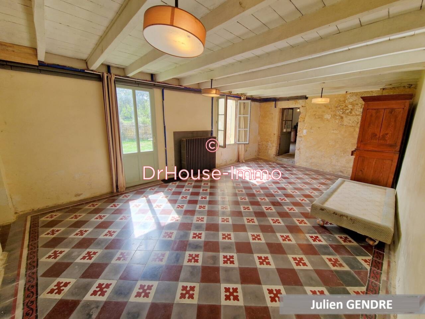 Maison 5 pièces de 185 m² - Salles (79800)