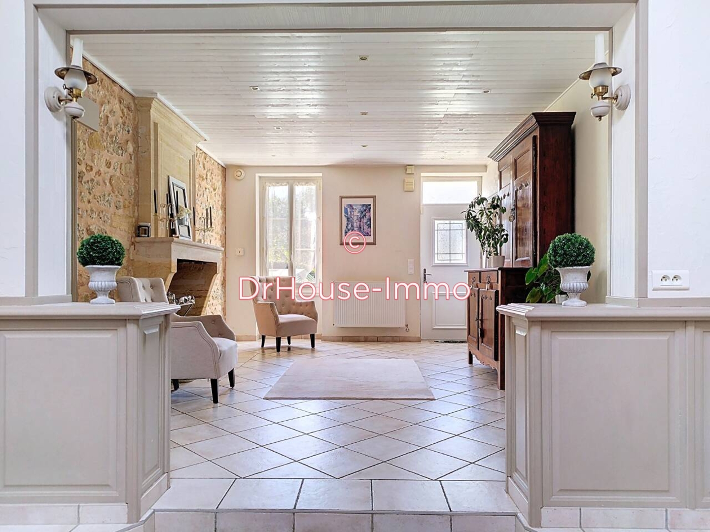 Maison 8 pièces de 280 m² - Cars (33390)
