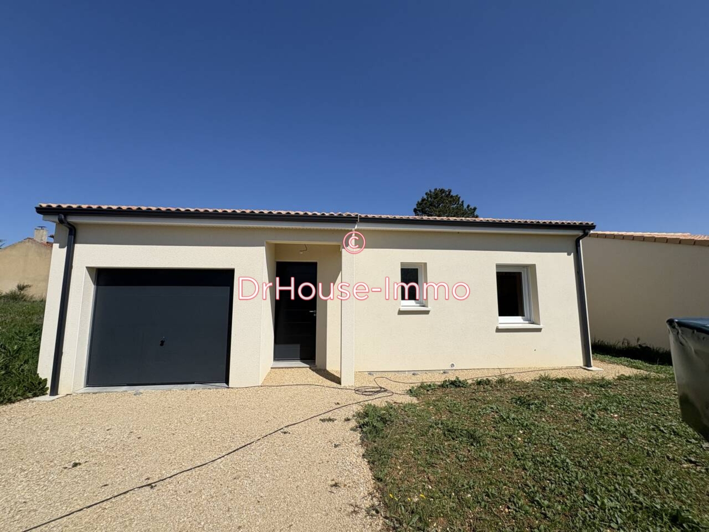 Maison 3 pièces de 61 m² - Champigny en rochereau (86170)