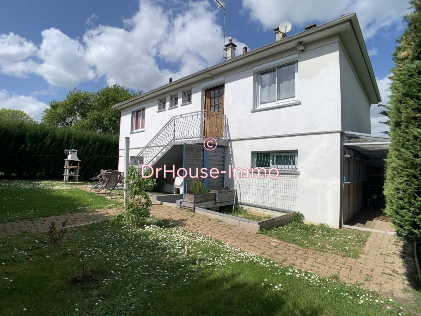 Maison 5 pièces de 137 m² - Villemandeur (45700)