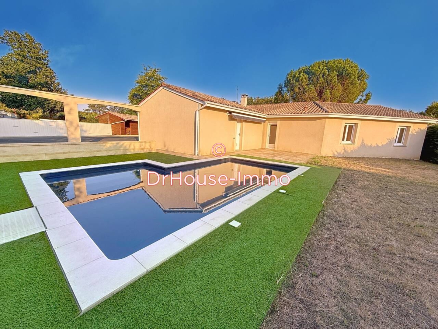 Maison 4 pièces de 125 m² - Douville (24140)