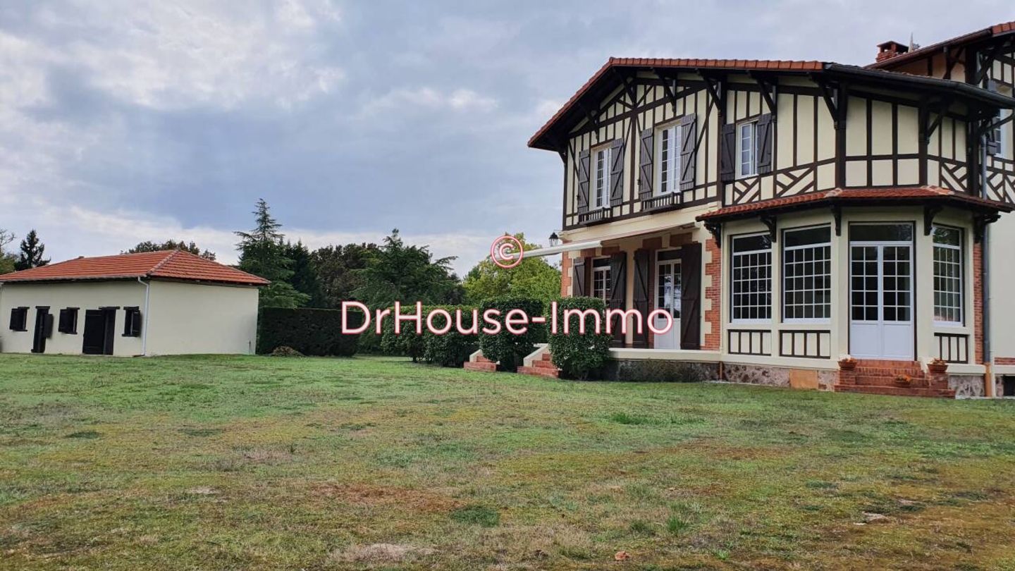 Maison 8 pièces de 260 m² - Escource (40210)