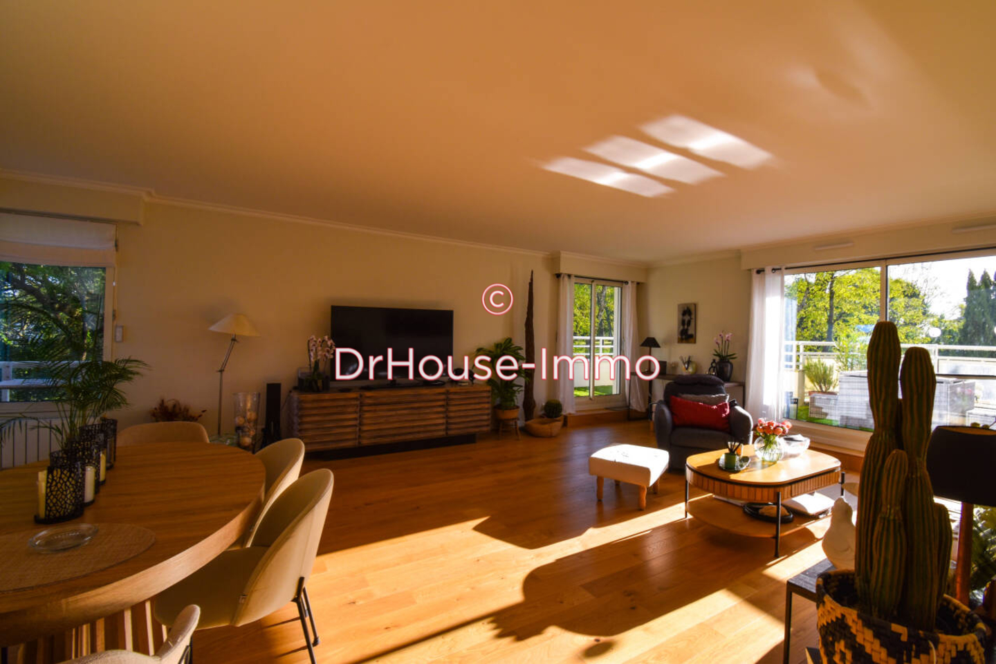 Appartement 3 pièces de 104 m² - Bordeaux (33200)